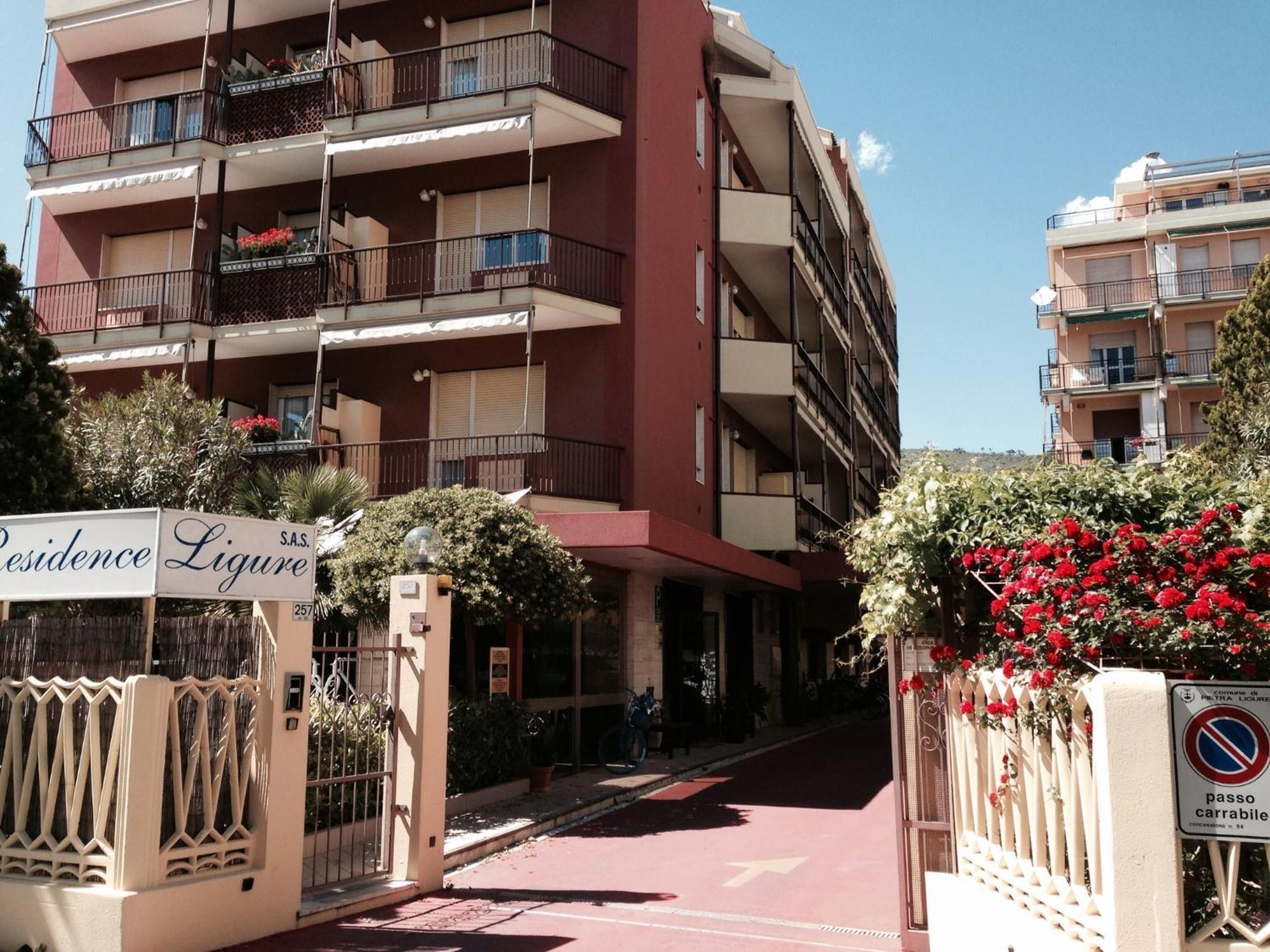 Ligure Residence Pietra Ligure Exterior foto